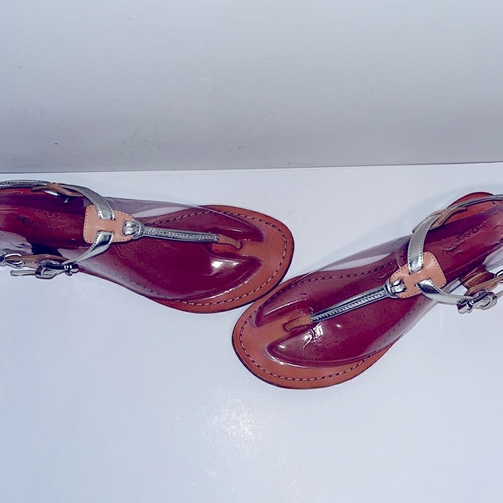 Coach silver & tan leather thong sandals - Picture 4 of 8